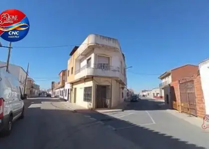 Adosado en venta en Tomelloso, Calle Nueva, de 168 m2 con 4 dormitorios y 2 baños por 55.000 €, Ref. 0453 en Tomelloso
