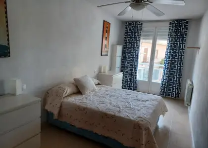 Apartamento céntrico totalmente amueblado con plaza de garaje y trastero en Alcázar de San Juan