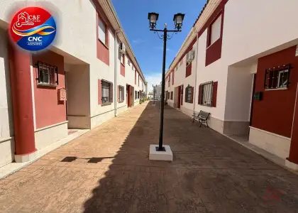 Chalet en venta en Tomelloso, Calle San Antonio, de 143 m2 con 3 dormitorios, baño, aseo y trastero por 59.014 €, Ref. 0442 en Tomelloso