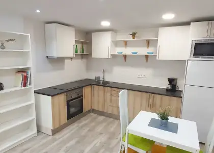 Habitación en un apartamento compartido de 3 habitaciones en Vistafranca, en alquiler. en Málaga