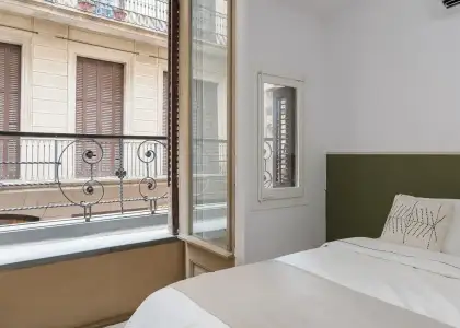 Habitación en un piso compartido de 15 habitaciones en alquiler en El Raval. en Barcelona