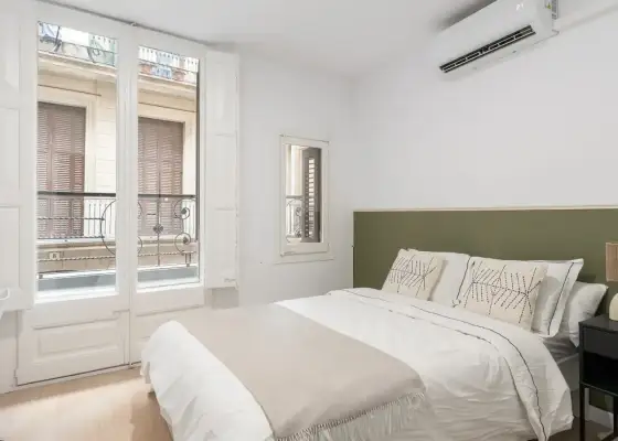 Habitación en un piso compartido de 15 habitaciones en alquiler en El Raval. en Barcelona