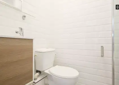 Luminosa habitación con calefacción en apartamento de 4 dormitorios, Carabanchel en Madrid