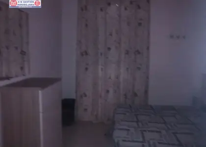 Piso de 2 dormitorios y un baño, con terraza, armarios empotrados, cocina independiente y aire acondicionado. Piscina comunitaria y Plaza de Garaje. Ubicado en zona cabanes. en Castellon Castello de la Plana
